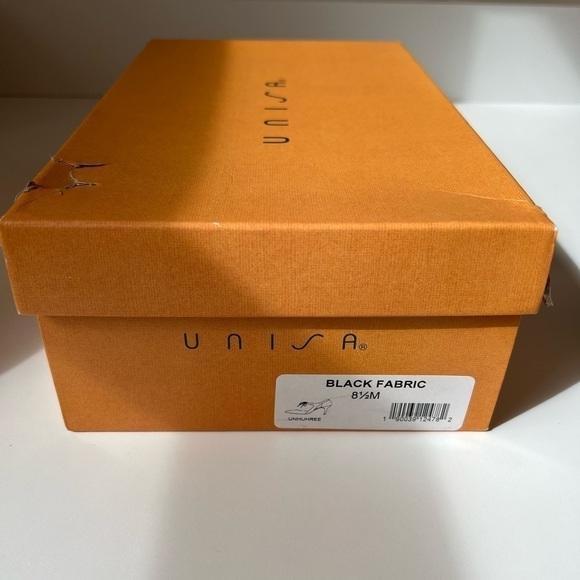 Unisa Suede Heels. Like New Condition. Size 8.5. Excellent Condition. - Picture 2 of 6